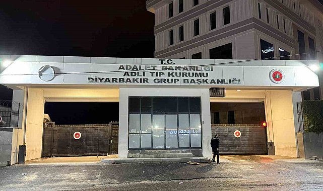Eşi ile uygunsuz şekilde yakaladığı adama kurşun yağdırdı: 1 ölü, 1 yaralı
