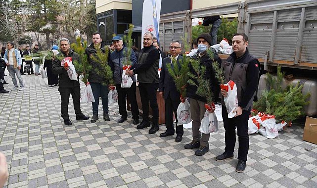 Eskişehir Orman Bölge Müdürlüğü'nden fidan dağıtımı