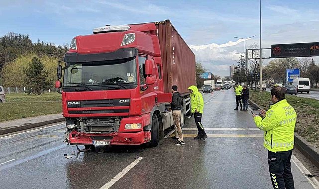 Eskişehir'de 4 aracın karıştığı zincirleme kazada 1 kişi yaralandı