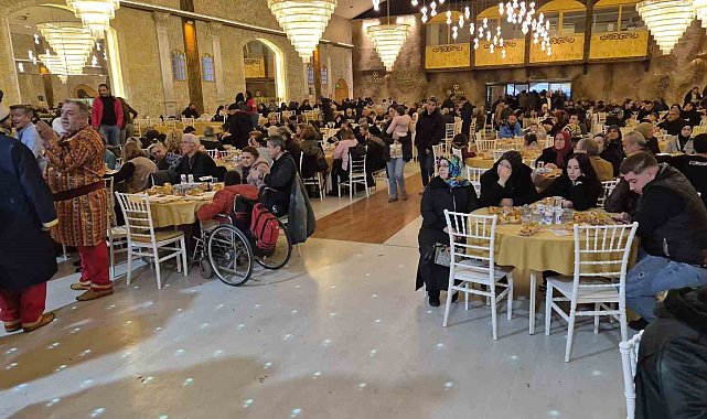 Eskişehir'de gaziler ve yaşlılar iftar programında bir araya geldi