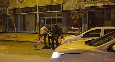 Eskişehir'de olaylı gece: Cadde ortasındaki kavga kamerada
