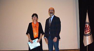 EÜTF'de Türk seramik sanatında kadın imajı ve estetik yolculuğu konuşuldu