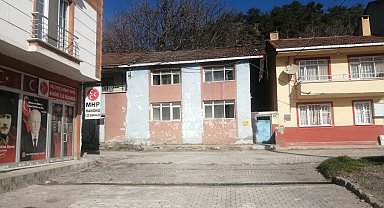 Evinde baygın halde bulunan kadın hastanede hayatını kaybetti