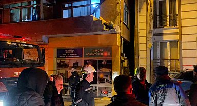 Evinin balkonundan soba borusu çıkarttı, vatandaş yangın var zannetti: Ekipler harekete geçti