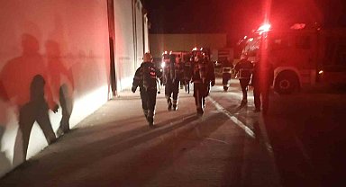 Fabrika yangını itfaiye tarafından söndürüldü