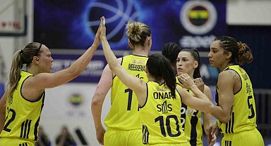 Fenerbahçe, Kadınlar Basketbol Süper Ligi yarı final serisinde 1-0 öne geçti