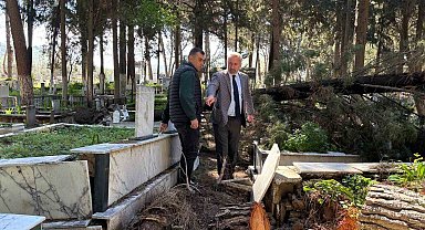 Fırtınadan zarar gören mezarlıklar onarılıyor