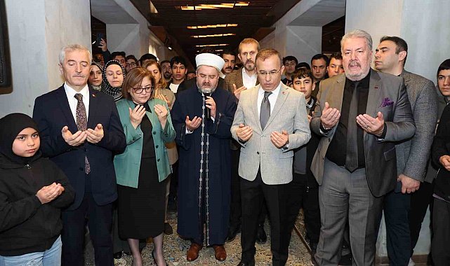 Gaziantep Büyükşehir ev sahipliğinde Mukaddes Emanetler Sergisi vatandaşlarla buluştu