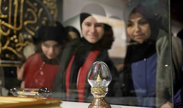 Gaziantep Büyükşehir ev sahipliğinde Mukaddes Emanetler Sergisi'ne yoğun ilgi