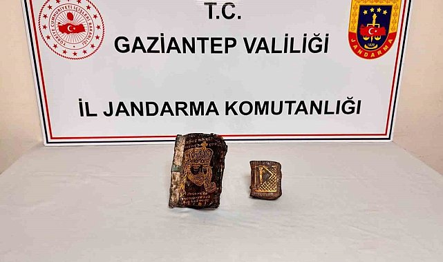 Gaziantep'te altın yazmalı 2 kitap ele geçirildi: 1 gözaltı
