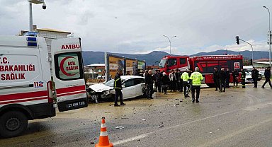 Gaziantep'te tır ile otomobil çarpıştı: 2 yaralı