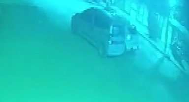 Gaziantep'teki cinayet anı kameraya yansıdı: Araçla yanaşarak ateş etti