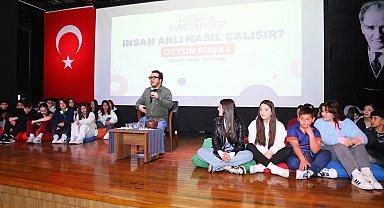 Gaziantep'te "İnsan Aklının Sırları" söyleşisi yoğun ilgi gördü