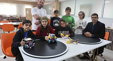 Geleceğin kaşifleri olacak depremzede çocuklar 'Hataybot' Robot Yarışması'na hazırlanıyorlar