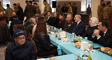 Gelibolu'da şehit aileleri, gaziler ve askerlerle iftar yapıldı