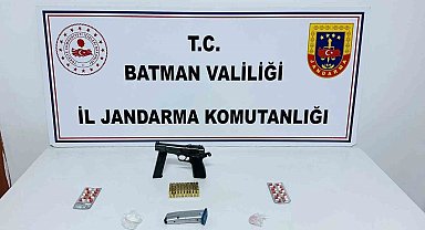 Gercüş ve Hasankeyf'te kaçakçılıkla mücadele: Silah ve kaçak malzeme ele geçirildi