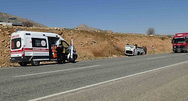 Gercüş'te minibüs takla attı: 1 yaralı