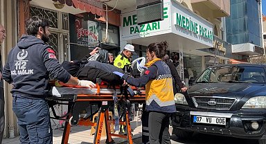Geri manevra sırasında kaldırımda oturan yaşlı kadına çarpan sürücüye 'neden çarptın' sitemi