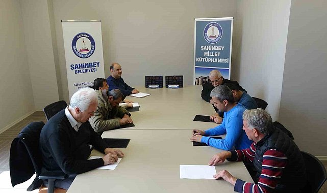 Görme engeliler Braille alfabesi öğreniyor