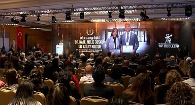 Güven Hastanesi'nden Tıp Bayramı'nda ödül töreni