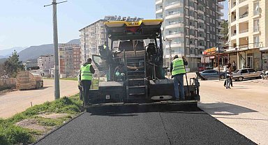 Hatay Büyükşehir Belediyesi, Yolçatı'nda asfalt serimine başladı