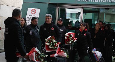 Havalı Silahlar Avrupa Şampiyonası'nı 7 madalyayla tamamlayan milli sporcular yurda döndü