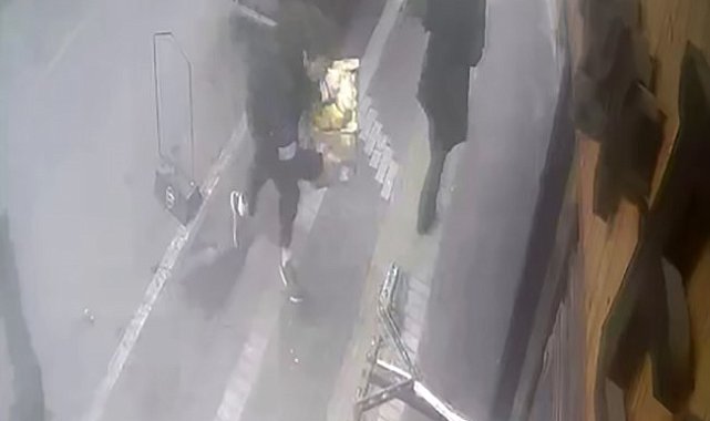 Hayrabolu'da beton dubaya takılan vatandaşın zor anları kamerada