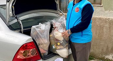 Hisarcık'ta fedakâr imam kapı kapı dolaşıp ihtiyaç sahiplerine yardım ulaştırıyor