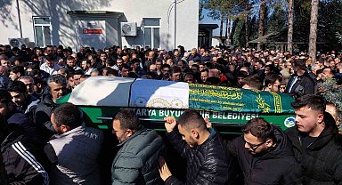 İftar vakti kazada hayatını kaybeden genç son yolculuğuna uğurlandı