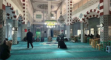 Iğdır'da Caferi camilerinde Hamaney ve hayatını kaybedenler için dualar okundu