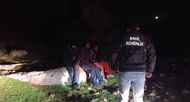 İHA tespit etti, ekipler operasyon yaptı: 22 düzensiz göçmen yakalandı