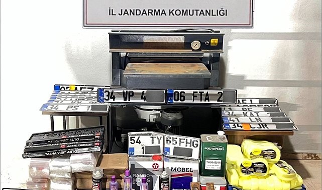 İkametlerini sahte plaka atölyesine çeviren 3 şahıs gözaltına alındı