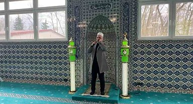 İlber Ortaylı'nın yıllar önceki vasiyeti yerine getirildi: Sesine hayran kaldığı o imam selasını okudu