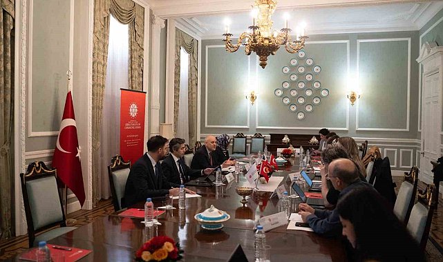 İletişim Başkanı Duran: "Ülkemiz; jeostratejik konumu, askerî kapasitesi ve caydırıcılık unsurlarıyla, Soğuk Savaş'tan günümüze NATO'nun kolektif savunma mimarisinde vazgeçilmez bir merkez ülke ve jeopolitik denge unsurudur" dedi.
