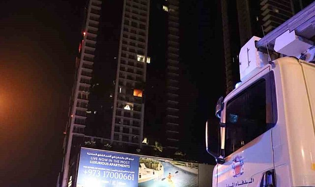 İran, Bahreyn'de otel ve 2 konutu hedef aldı