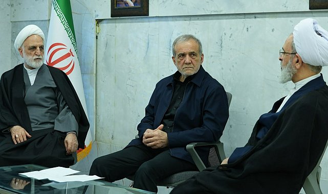 İran'da göreve başlayan Geçici Liderlik Konseyi'nden ilk fotoğraf yayımlandı