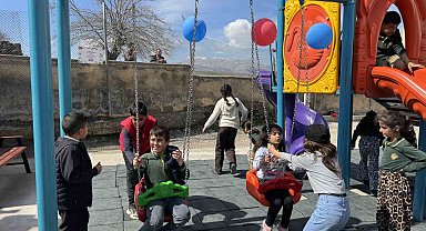İşçi olarak Almanya'ya gitti, ilçesindeki çocuklara oyun parkı yapıp yardımlarda bulundu