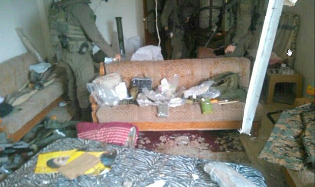 İsrail, Lübnan'da Hizbullah'a ait silah deposunu vurdu: 2 ölü