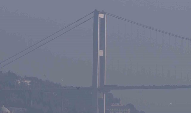 İstanbul'da sis etkisini göstermeye devam ediyor