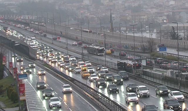 İstanbul'da trafik yoğunluğu yüzde 60'a ulaştı