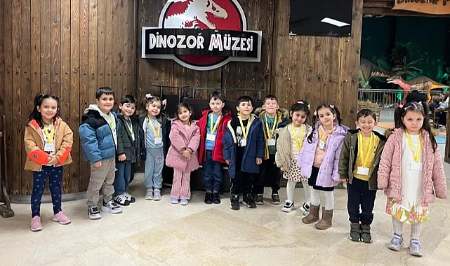 İstanbul'da kreş öğrencileri, dinozor ve oyuncak müzesini ziyaret etti