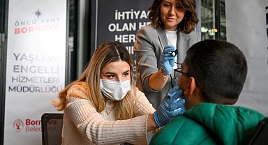 İzmir Bornova'da işitme engelli öğrencilere diş taraması