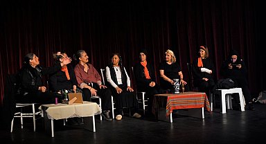 İzmir Bornova'da kadınların hikâyeleriyle sahneye taştı