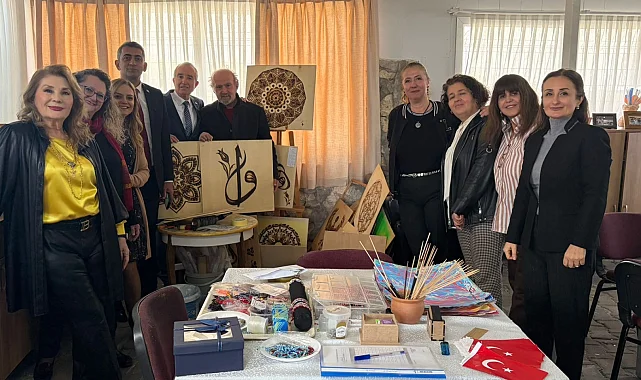 İzmir Narlıdere'de bilge çınarlarla gönül köprüsü