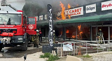 İzmir'de iş güvenliği ekipmanları satan iş yerinde yangın
