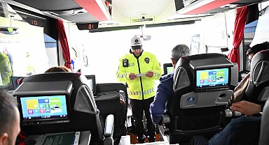 İzmir'de polis ekiplerinden bayram mesaisi