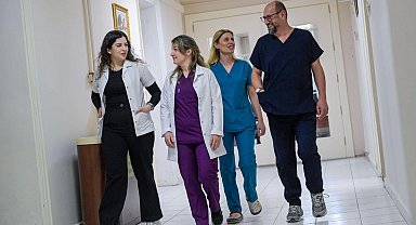 İzmir'de doğdukları hastanede şifa dağıtıyorlar