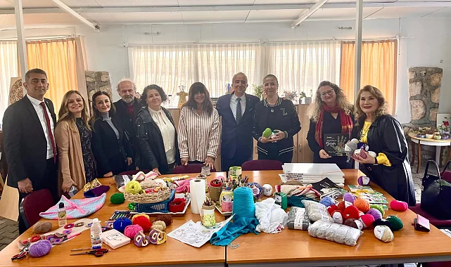 İzmir'de huzurevinde duygu dolu gün