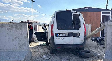 Jandarma uygulama noktasında bariyere çarpan sürücü hayatını kaybetti