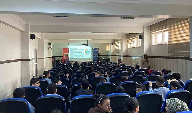 Jandarmadan öğrencilere siber güvenlik eğitimi